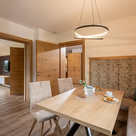 Garber Lejlighed Zellbergeben